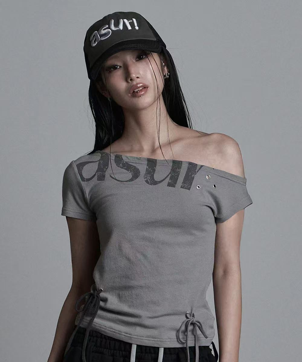 asur Punching Unbalance Off-shoulder T-shirt - 3 colors