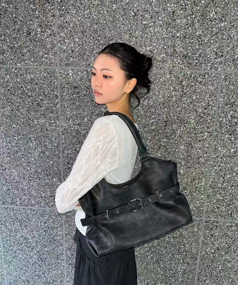 Stand Oil Lene Bag - 3 colors