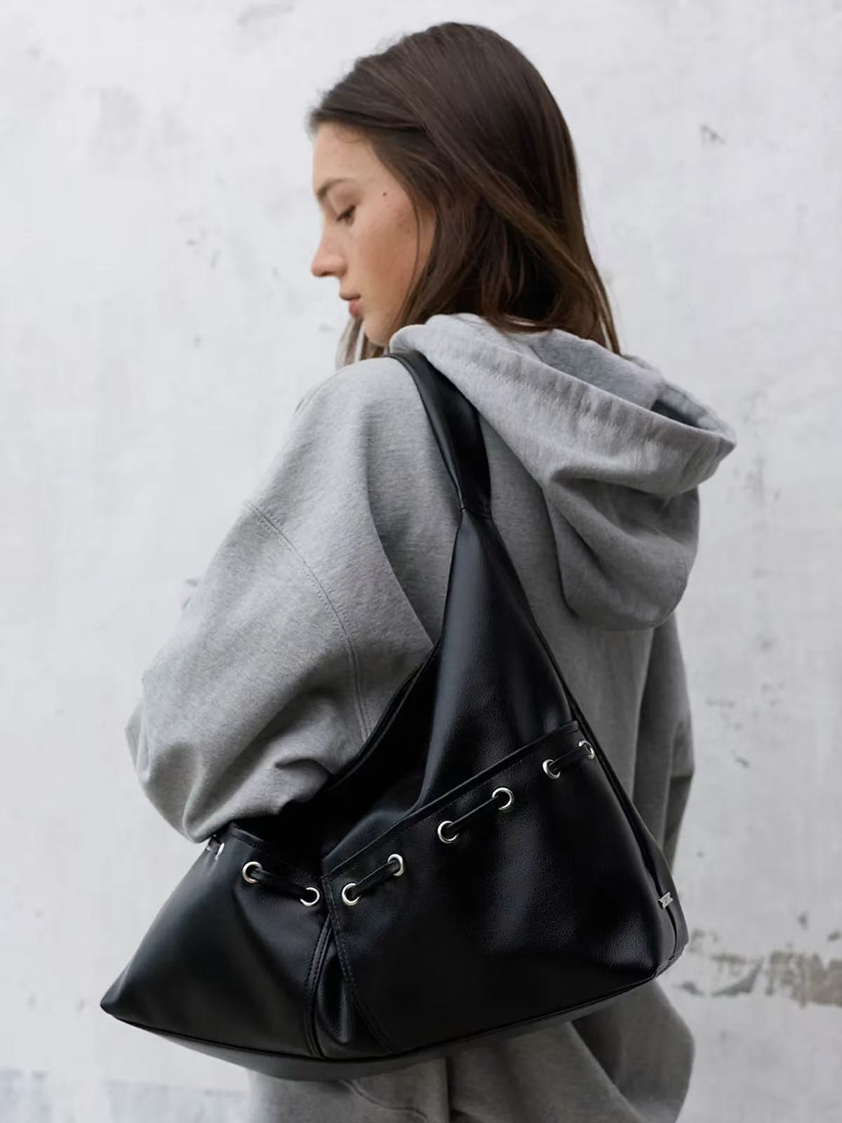 RAIVE Cela Shoulder Bag - 2 colors