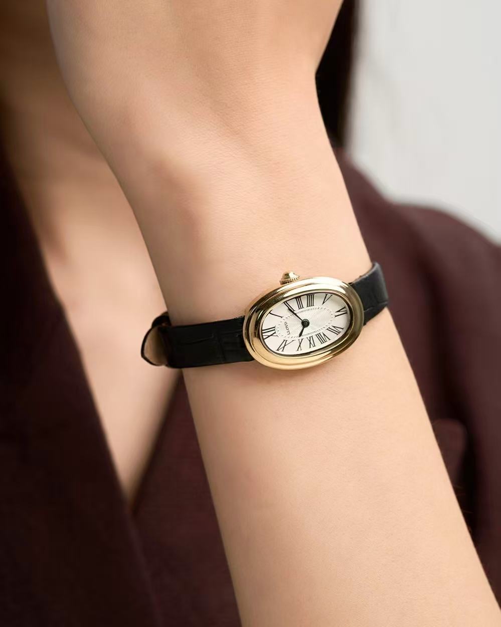 LLOYD Awesome Oval Watch - black croc