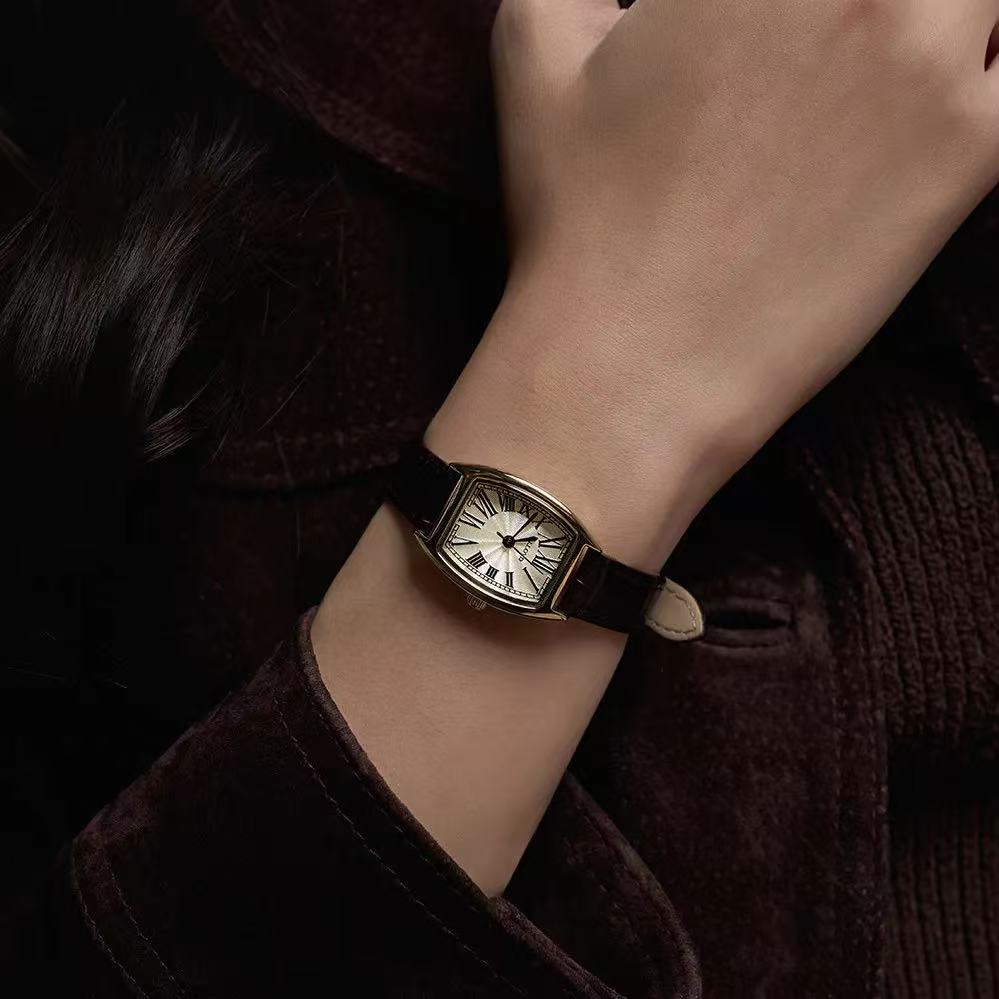 LLOYD Tonneau Vintage Women's Watch - brown