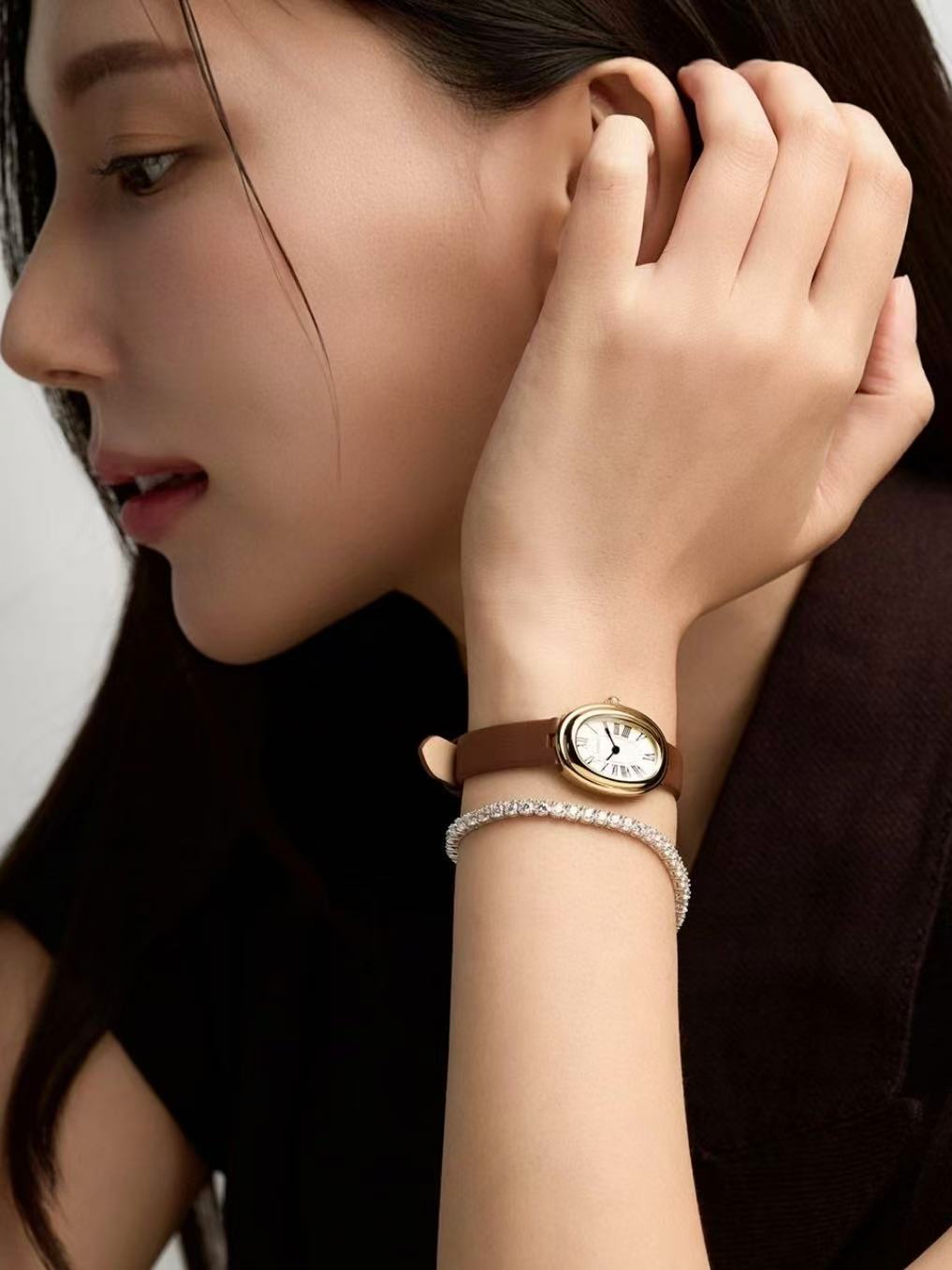 LLOYD Awesome Oval Watch - brown solid