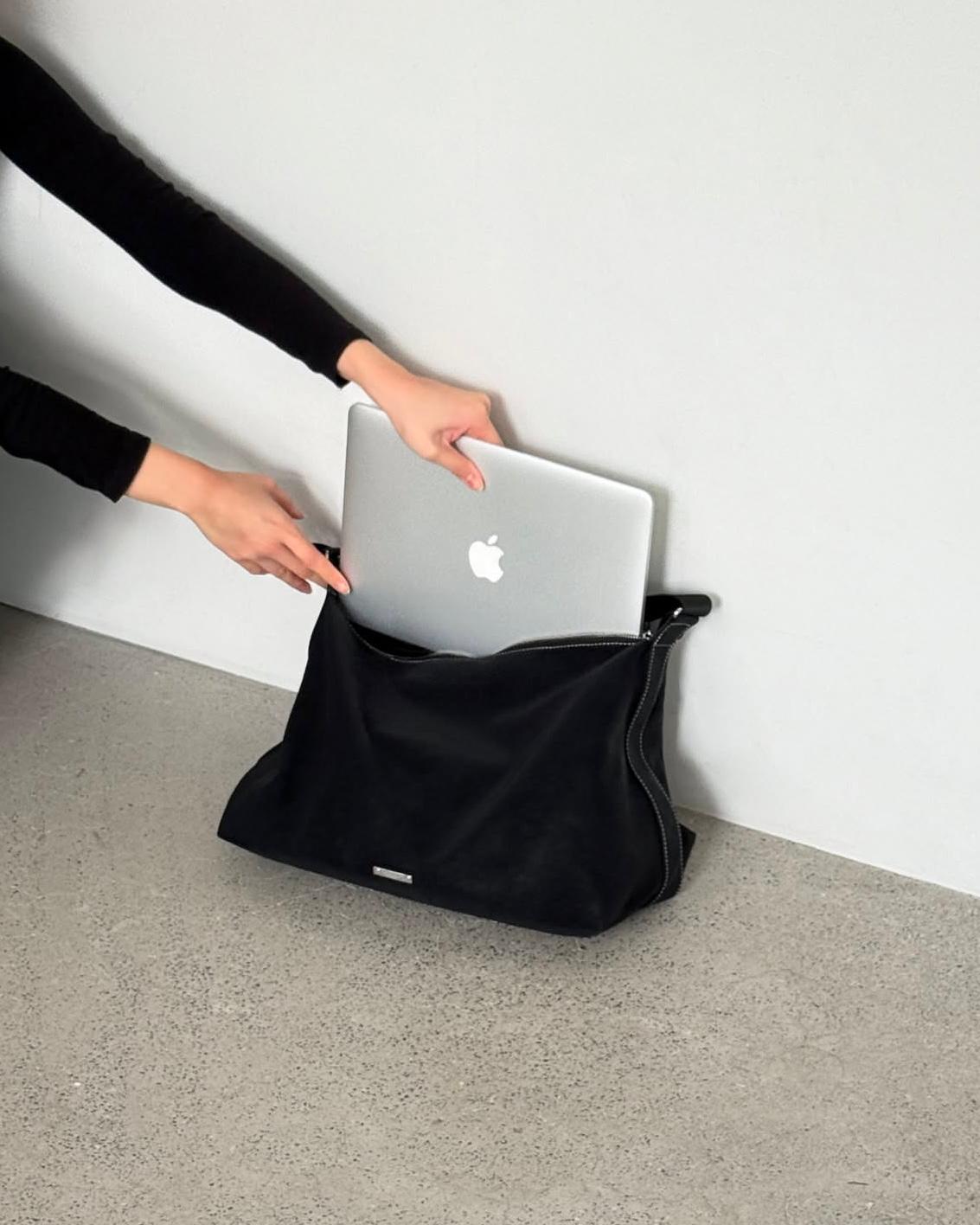 fennec Roomy Hobo Bag - 2 colors