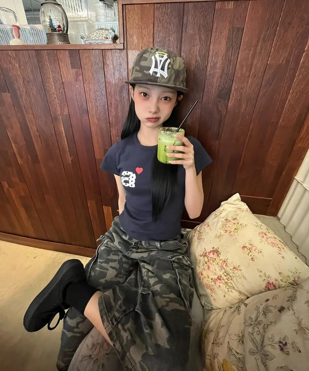 aeae Dot Small Letter Tee - 8 colors